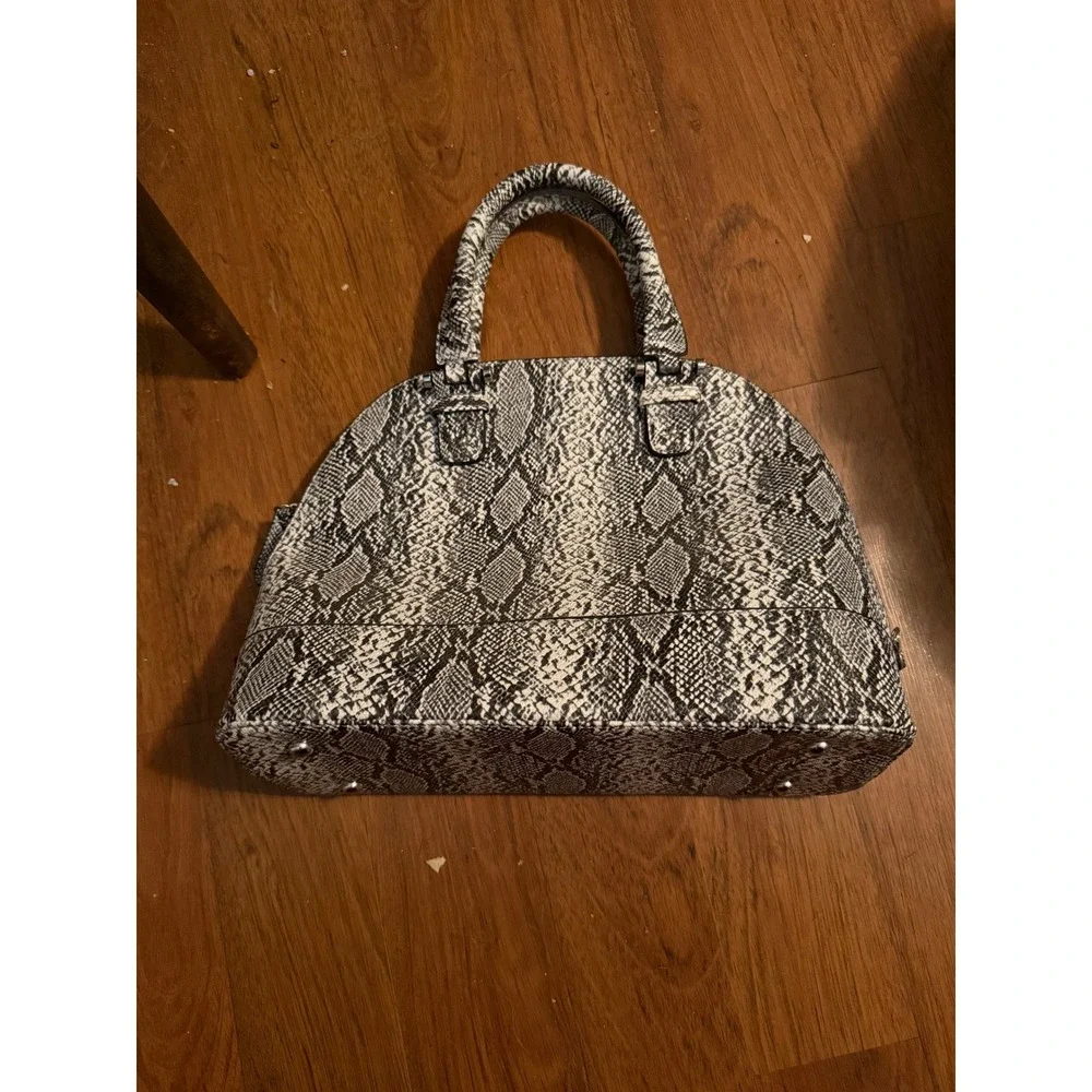 Womens Dome Satchel Handbag Snakeskin Print‎ Black White Silver  Handle Bag
